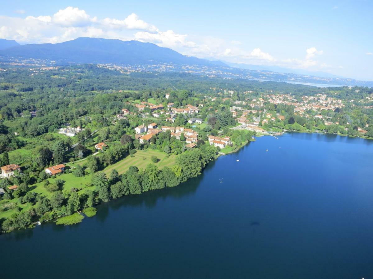 Piccolo Lago Travedona Bagian luar foto